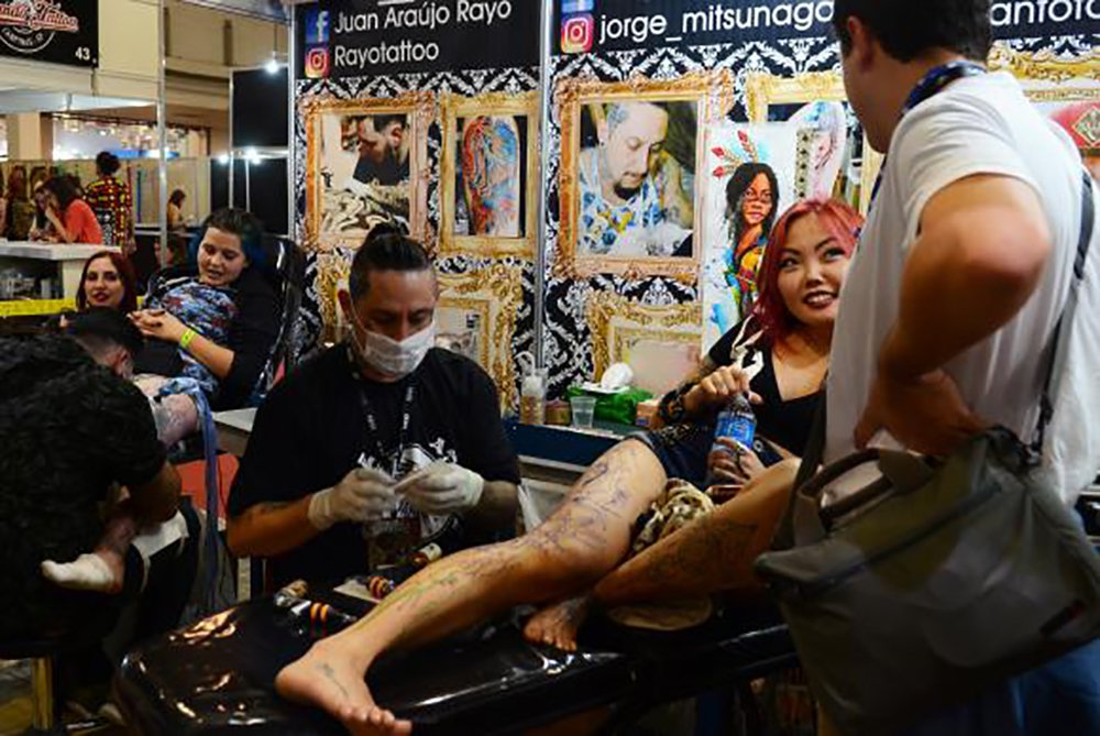 Tatuadores discutem adoção de protocolo de segurança no Brasil Brasil 247