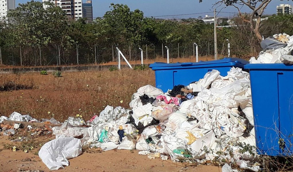 Lei Prev Multa De At Um Sal Rio M Nimo A Quem Jogar Lixo Nas Ruas Do