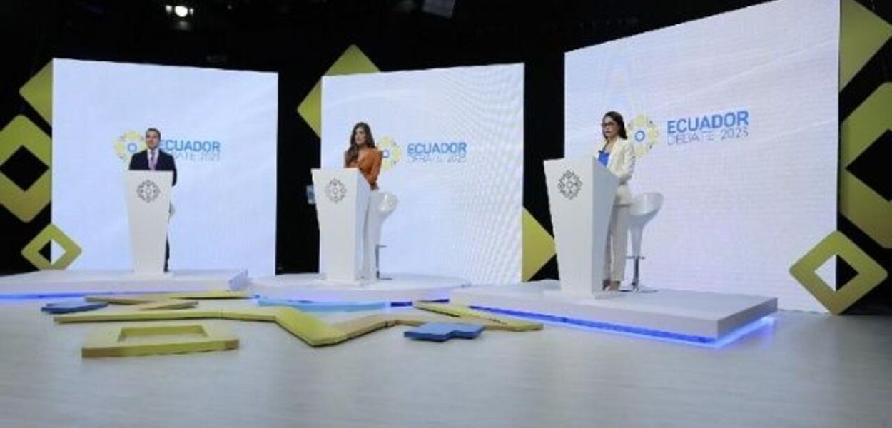 Em debate no Equador a progressista Luisa González e o conservador