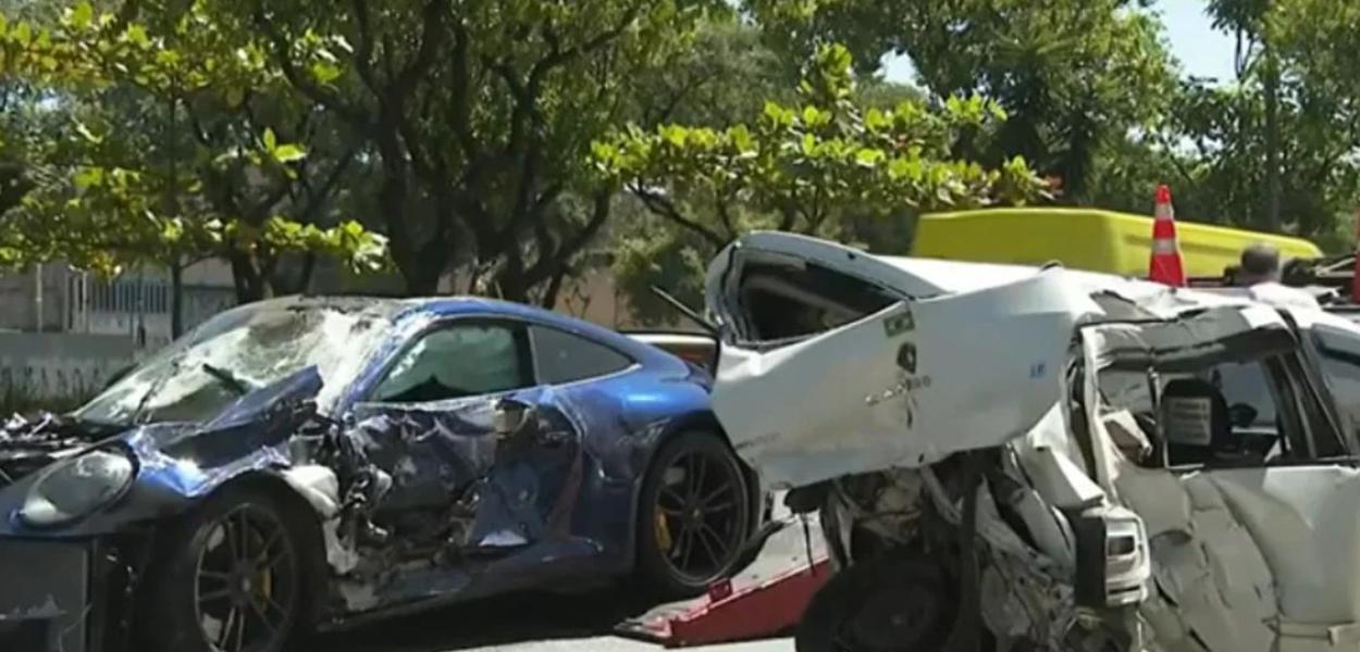 Pol Cia Procura Motorista Milion Rio De Porsche Que Bateu Em Carro