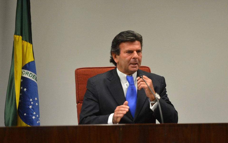 O ministro Luiz Fux, do Supremo Tribunal Federal (STF), realiza uma audiência de mediação para debater a transposição do Rio Paraíba do Sul.(José Cruz/Agência Brasil)