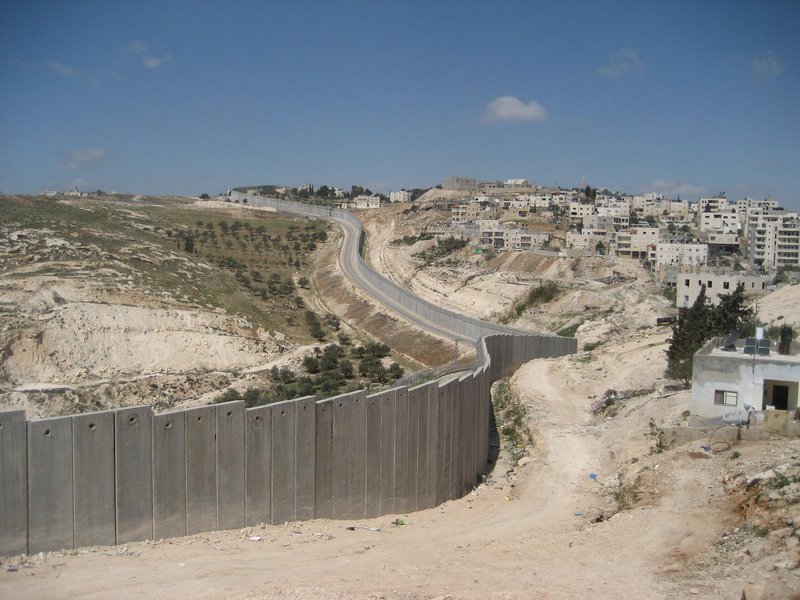 Israel faz muro subterrâneo para conter túneis palestinos