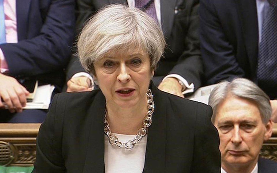 Primeira-ministra britânica, Theresa May, fala no Parlamento na manhã seguinte ao ataque em Westminster, Londres, Inglaterra 23/03/2017