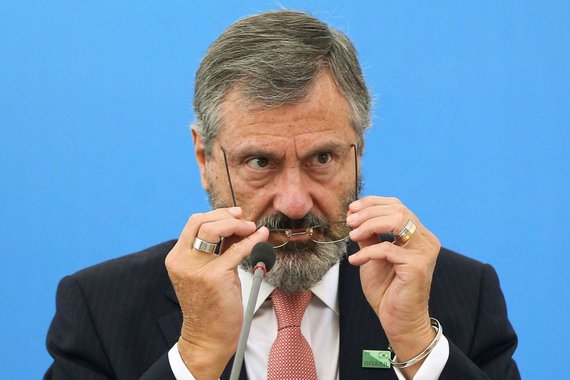 Ministro da Justiça exclui do perfil ligação com ditadura militar