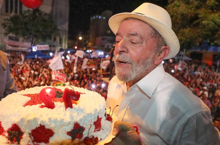 Lula aniversário