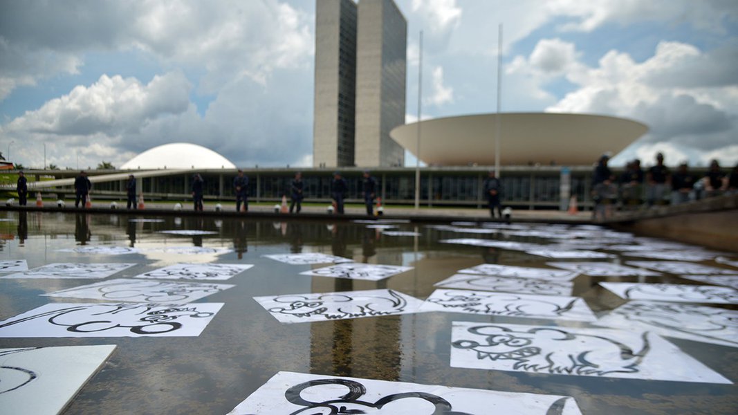 Brasília - O Movimento Vem Pra Rua realiza manifestações em todo o país. O ato é em apoio à Operação Lava Jato e contra a corrupção e a forma de se fazer política no Brasil (Marcello Casal Jr/Agência Brasil)