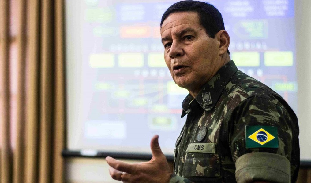 general hamilton mourão