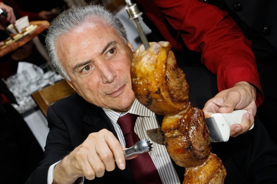 Michel Temer vai a churrascaria para defender qualidade da carne Brasileira