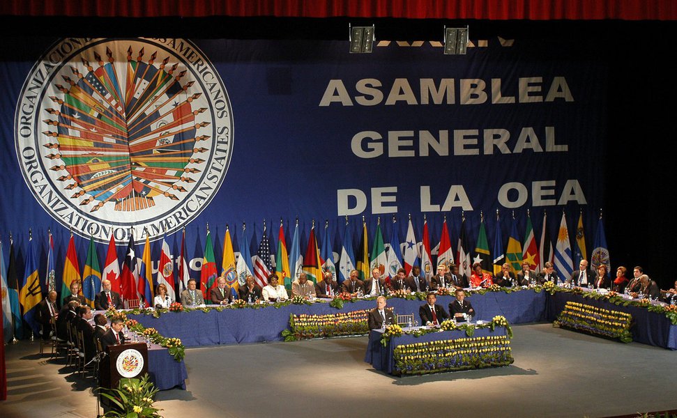 QUI17 - QUITO (ECUADOR) - 06/06/04 - Vista general de la inauguraci�n de la XXXIV Asamblea General de la Organizaci�n de Estados Americanos (OEA) 