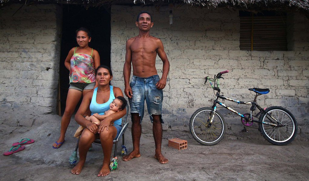 A família de Everaldo Ferreira da Silva é uma das beneficiadas com o ‘Minha Casa, Meu Maranhão’. Foto: Divulgação