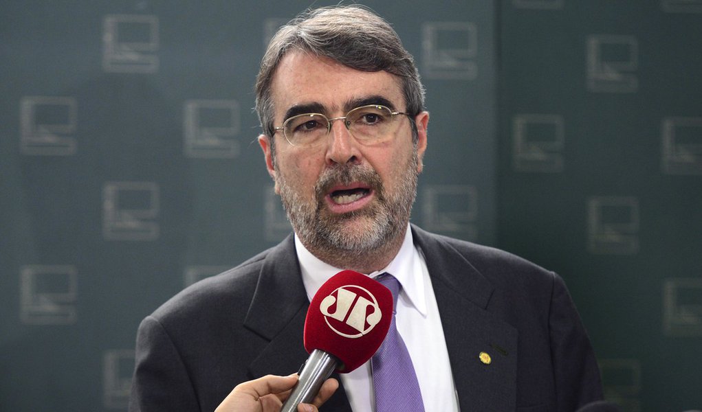 Bras�lia - O deputado Henrique Fontana fala sobre o processo de Impeachment (Antonio Cruz/Ag�ncia Brasil)
