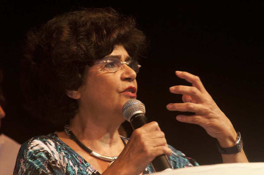 Fotos Ivone Perez - Evento Pró Dilma Teatro - Casa Grande - Rio de Janeiro 18/10/10.Marilena Chaui