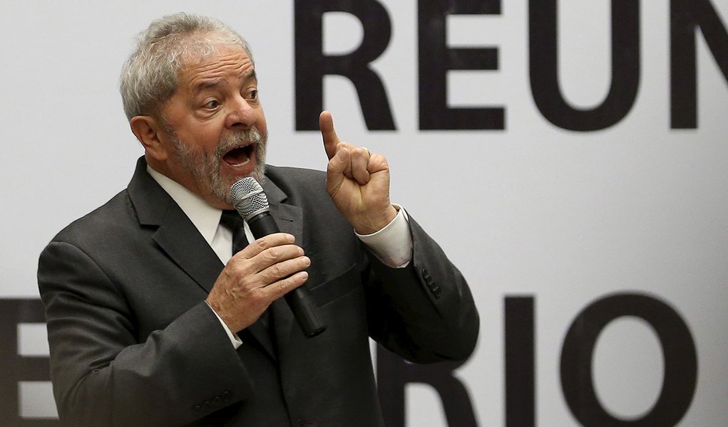 Lula, durante reuniÃ£o do diretÃ³rio do PT em BrasÃ­lia 29/10/2015 REUTERS/Adriano Machado
