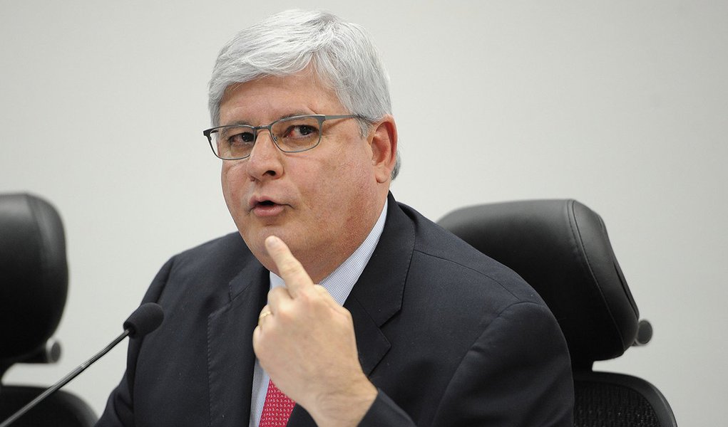 O procurador-geral da República, Rodrigo Janot, durante debate dos candidatos ao cargo de procurador-geral da República, promovido pela ANPT, AMPDFT e ANMPM (Antonio Cruz/Agência Brasil)