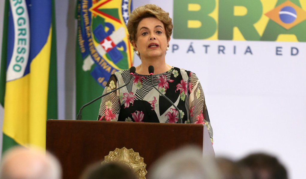 Brasília- DF 23-03-2016 Presidenta Dilma durante cerimônia de lançamento do eixo de desenvolvimento tecnológico, educação e pesquisa do Plano Nacional de Enfrentamento ao Aedes e à Microcefalia Foto Lula Marques/Agência PT