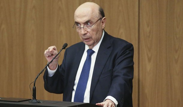 Brasília - O ministro da Fazenda, Henrique Meirelles participa da Cerimônia de transferência do cargo de presidente do Banco Central (Fabio Rodrigues Pozzebom/Agência Brasil)