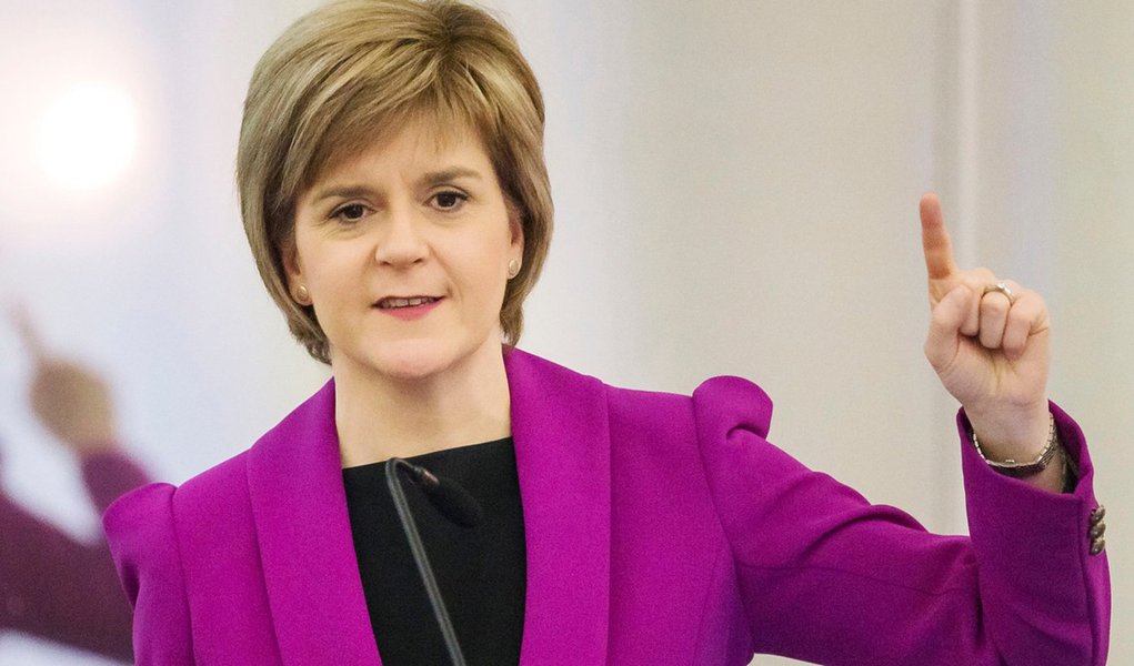 First Minister Nicola Sturgeon addresses the annual conference Scottish Women's Aid at the George Hotel in Edinburgh. PRESS ASSOCIATION Photo. Picture date: Thursday March 26, 2015. Photo credit should read: Danny Lawson/PA Wire