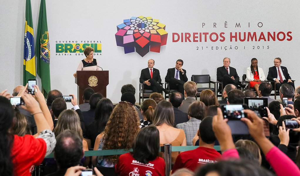 Dilma “direitos Humanos Sucumbem Sem Democracia” Brasil 247