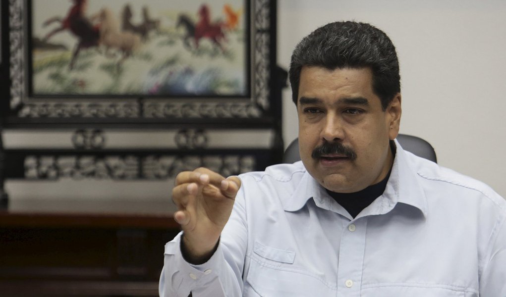 Presidente da Venezuela, NicolÃ¡s Maduro, em reuniÃ£o com ministros no PalÃ¡cio Miraflores, em Caracas. 07/09/2015 REUTERS/PalÃ¡cio Miraflores/DivulgaÃ§Ã£o via Reuters