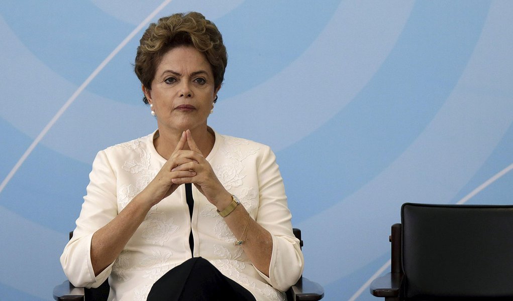 Presidente Dilma Rousseff durante cerimÃ´nia no PalÃ¡cio do Planalto, em BrasÃ­lia, em novembro. 24/11/2015 REUTERS/Ueslei Marcelino