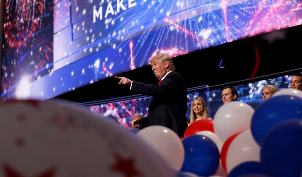 Candidato republicano à Presidência dos EUA, Donald Trump, durante discurso na Convenção Nacional Republicana, em Cleveland. 21/07/2016 REUTERS/Jonathan Ernst