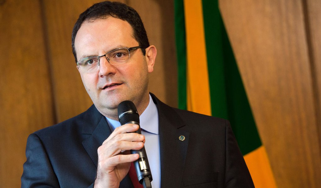 Brasília - Novo ministro da Fazenda, Nelson Barbosa, recebe o cargo do ex-ministro Joaquim Levy, em solenidade no Ministério (Marcelo Camargo/Agência Brasil)