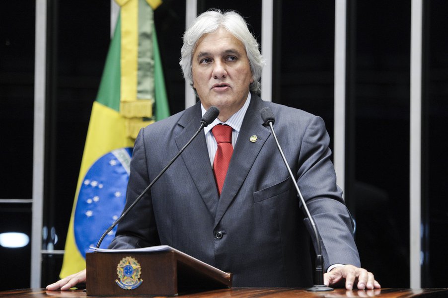 Senador Delcídio do Amaral (PT-MS) elogia as medidas de economia anunciadas pelo governo federal