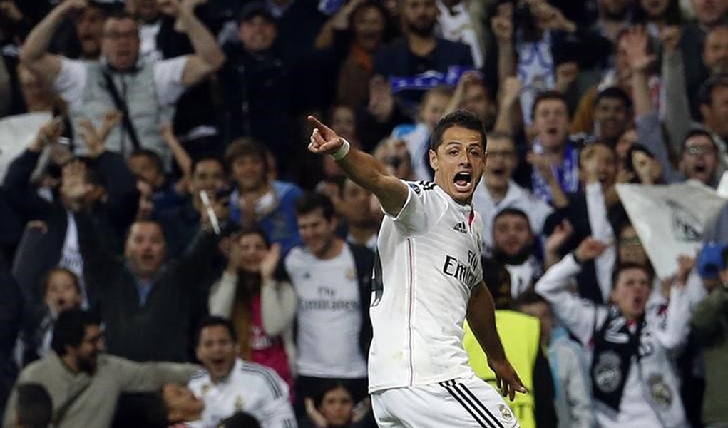 Javier "Chicharito" HernÃ¡ndez, do Real Madrid, comemora gol marcado contra o AtlÃ©tico de Madri pela Liga dos CampeÃµes. 22/04/2015 REUTERS/Stringer