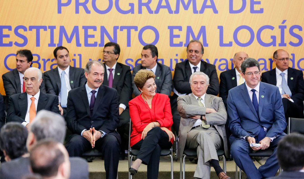 Brasília - DF, 09/06/2015. Presidenta Dilma Rousseff durante cerimônia de anúncio da nova etapa do Programa de Investimento em Logística. Foto: Roberto Stuckert Filho/PR.