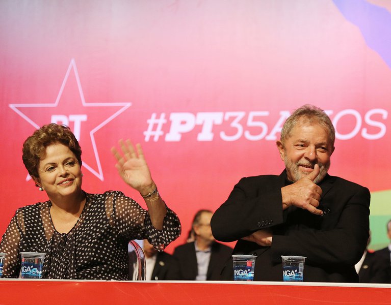 Com Dilma, Lula e Mujica, PT celebra 35 anos de fundação em BH
Presidente Dilma, Lula, José Mujica e Pimentel foram ovacionados. Foto: Ricardo Stuckert / Instituto Lula