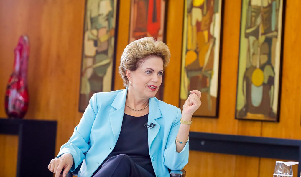 Brasília - DF, 12/08/2015. Presidenta Dilma Rousseff durante entrevista com Kennedy Alencar para o Jornal do SBT. Foto: Roberto Stuckert Filho/PR