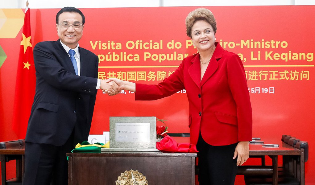 Brasília - DF, 19/05/2015. Presidenta Dilma Rousseff e o Primeiro-Ministro da República Popular da China, Li Keqiang durante declaração à imprensa. Foto: Roberto Stuckert Filho/PR.