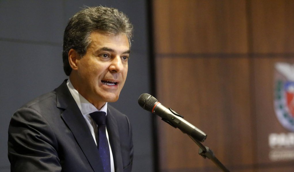 Governador Beto Richa durante reunião com secretariado.
Curitiba, 27/05/2015.
Foto: Rogério Machado/ANPr