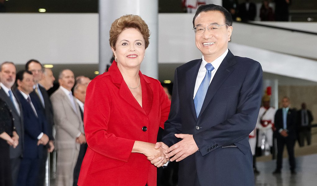 Brasília - DF, 19/05/2015. Presidenta Dilma Rousseff durante cerimônia oficial de chegada do Primeiro-Ministro da República Popular da China, Li Keqiang. Foto: Roberto Stuckert Filho/PR.