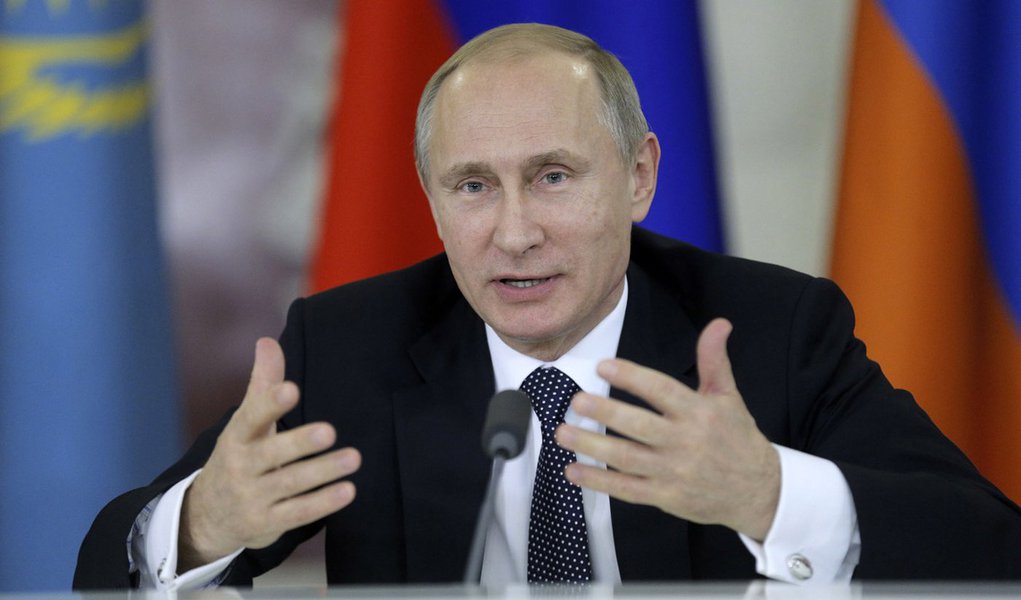 Presidente russo, Vladimir Putin, em foto de arquivo no Kremlin, em Moscou. 23/12/2014 REUTERS/Maxim Shipenkov