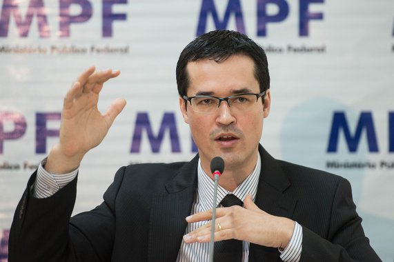 O coordenador da força-tarefa Lava Lato, o procurador da República Deltan Dallagnol, apresenta propostas do Ministério Público Federal para o Combate à Corrupção (Marcelo Camargo/Agência Brasil)