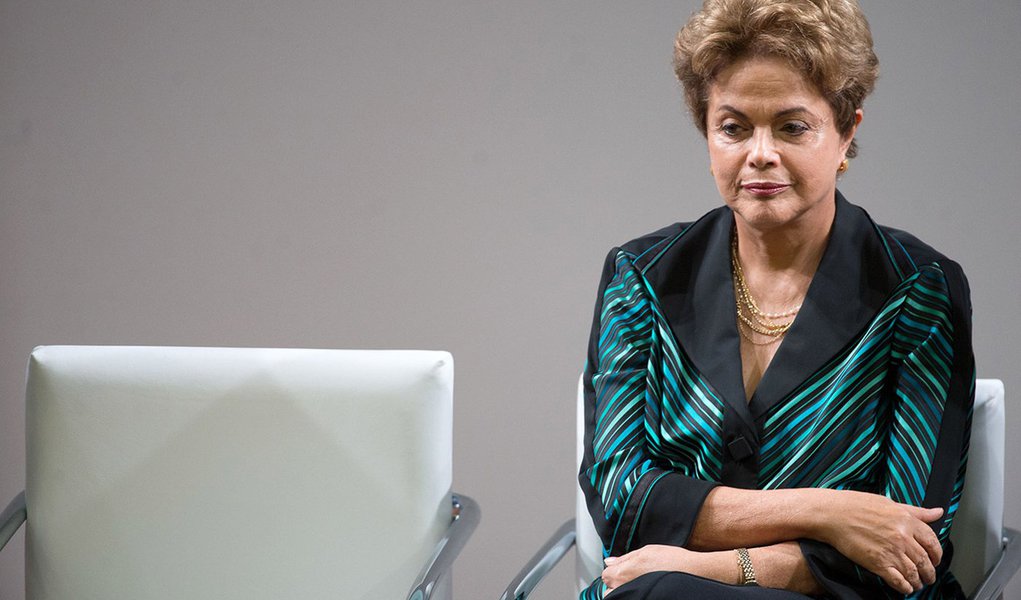 A Presidenta Dilma Rousseff, durante divulgaÃ§Ã£o do modelo da tocha olÃ­mpica e a rota de revezamento ( Marcelo Camargo/AgÃªncia Brasil)