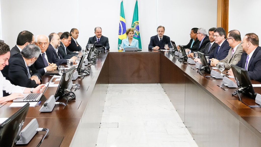 Brasília - DF, 30/04/2015. Presidenta Dilma Rousseff recebe representantes das Centrais Sindicais. Foto: Roberto Stuckert Filho/PR.