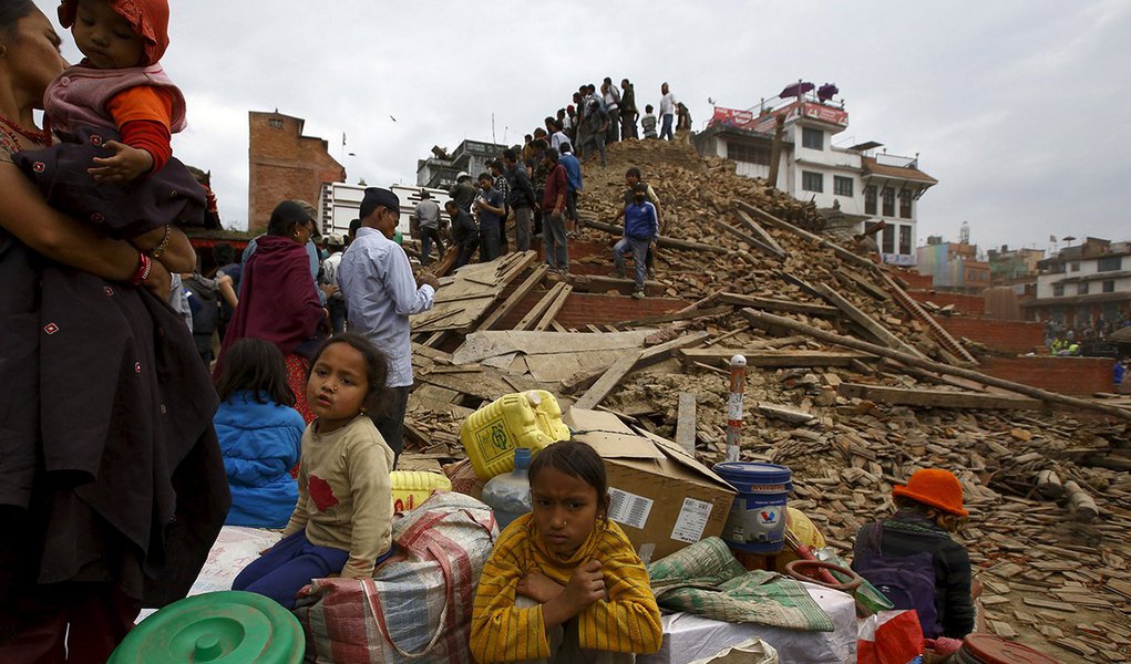 Templo destruÃ­do na praÃ§a Bashantapur Durbar apÃ³s terremoto em Kathmandu