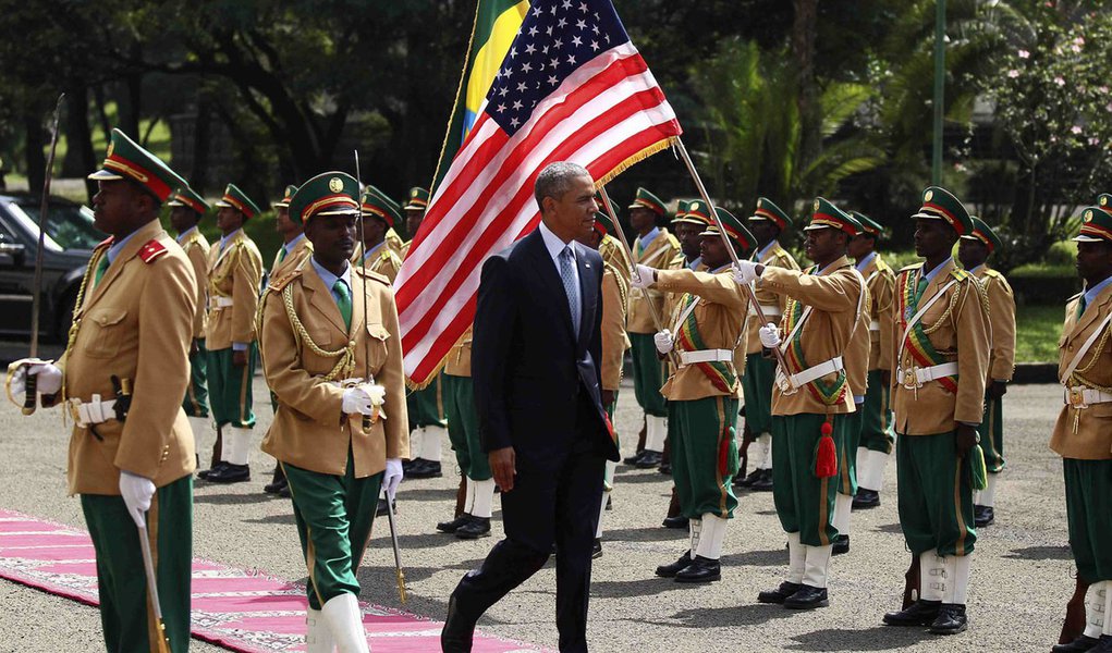 Presidente dos EUA, Barack Obama, é recebido na Etiópia. 27/07/2015 REUTERS/Tiksa Negeri