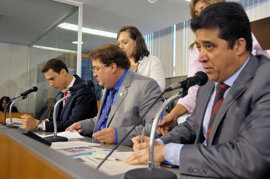 Douglas Melo (deputado estadual PSC/MG), Celinho do Sinttrocel (deputado estadual PCdoB/MG), Sargento Rodrigues (deputado estadual PDT/MG)