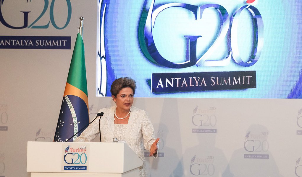 Belek - Turquia, 15/11/2015. Presidenta Dilma Rousseff durante declaração a imprensa após Cúpula do G20. Foto: Roberto Stuckert Filho/PR