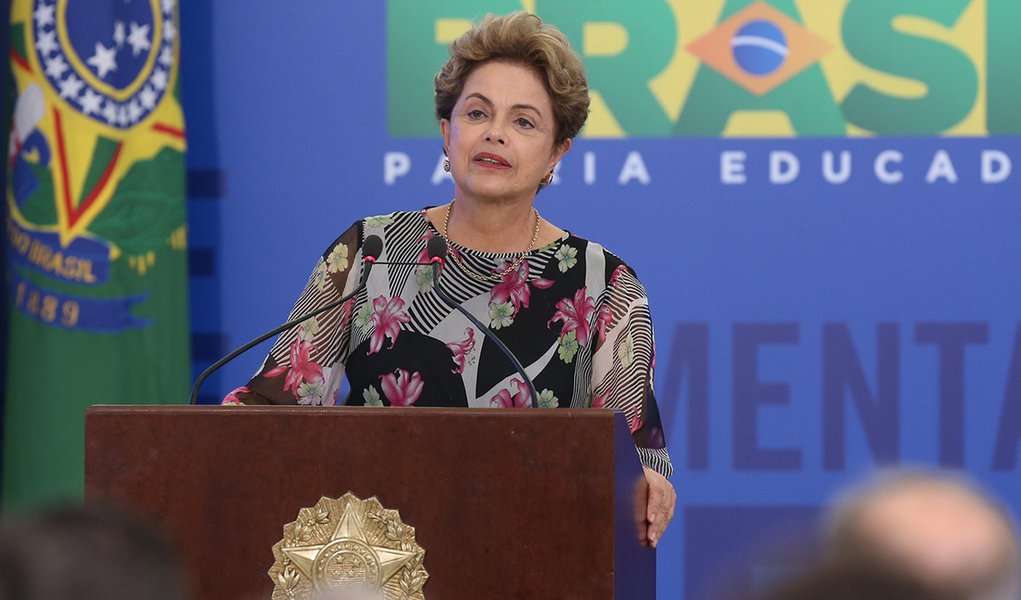 Brasília- DF 14-09-2015 Foto Lula Marques/Agência PT Dilma durante Cerimônia de entrega do XXVIII Prêmio Jovem Cientista - Segurança Alimentar e Nutricional