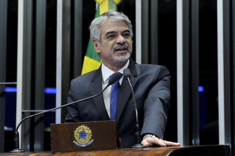 Senador Humberto Costa (PT)