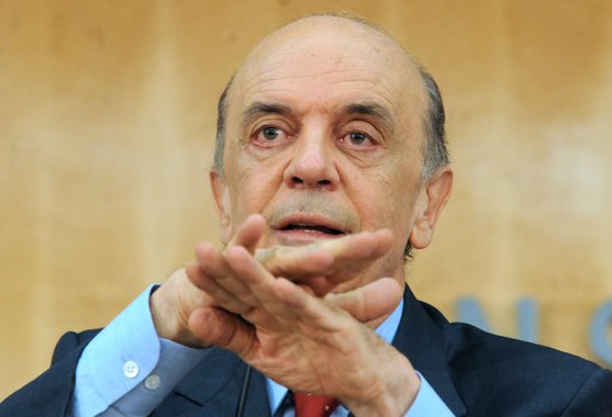 Brasilia- - O candidato a presidencia da republica, JOSÉ SERRA (PSDB) participa de Sessão Plenária do Conselho Federal da OAB