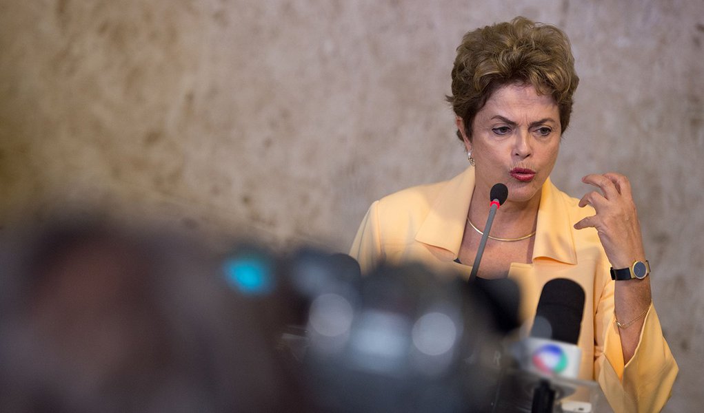 A Presidenta Dilma Rousseff recebe os 56 competidores do Brasil na 43ª edição da WorldSkills, a olimpíada internacional de profissões técnicas ( Marcelo Camargo/Agência Brasil)