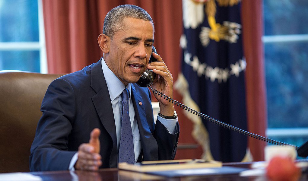 President Barack Obama talks on the phone with the Director of the Centers for Disease Control and Prevention (CDC) Dr. Tom Frieden who updated the President this afternoon on the recently-diagnosed Ebola case in Dallas, Texas, in the Oval Office, Sept. 3