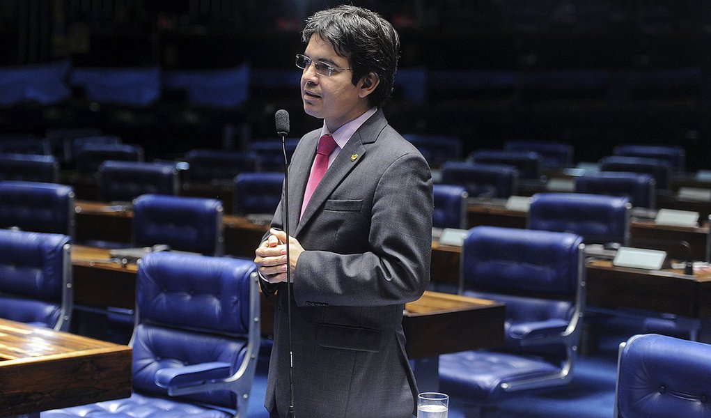 Plenário do Senado Federal durante sessão deliberativa ordinária.

Em discurso, senador Randolfe Rodrigues  (PSOL-AP). 

Foto: Jefferson Rudy/Agência Senado
