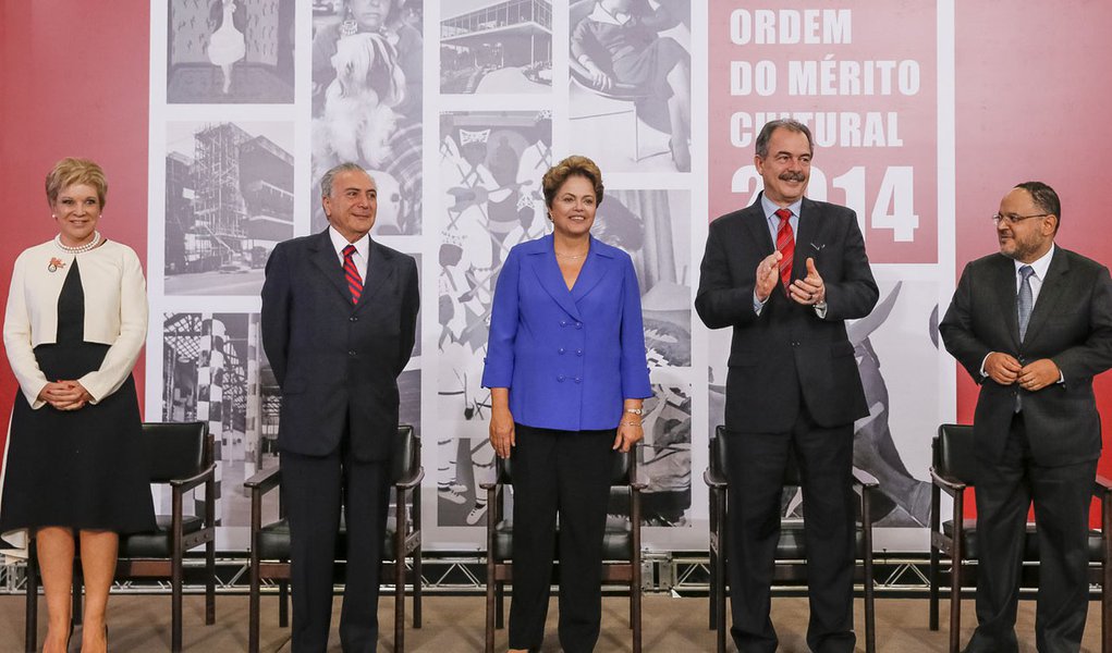 Brasília - DF, 05/11/2014. Presidenta Dilma Rousseff durante cerimônia de entrega da Ordem do Mérito Cultural 2014, no Palácio do Planalto. Foto: Roberto Stuckert Filho/PR