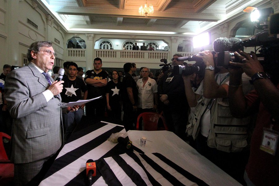 Eleicao Presidencial em General Severiano. 25 de novembro de 2014, Rio de Janeiro, RJ, Brasil. Foto: Vitor Silva/SSPress.